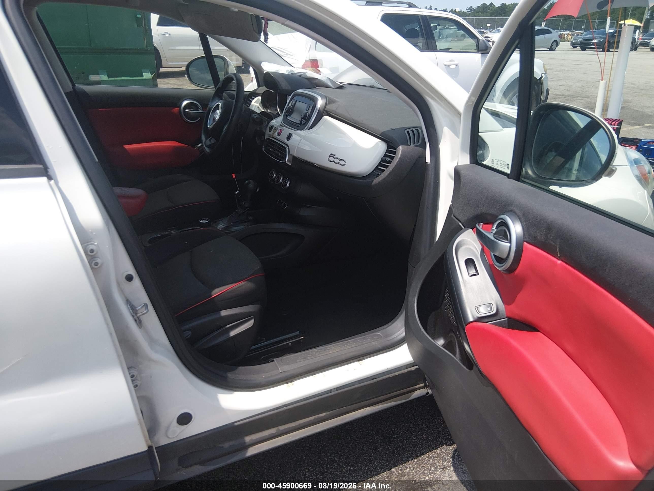 2016 Fiat 500X VIN ZFBCFYBTXGP377750 IAAI salvage auction — Side, Salvage (North Carolina), sold $400 on 2026-09-19 (photo 5)