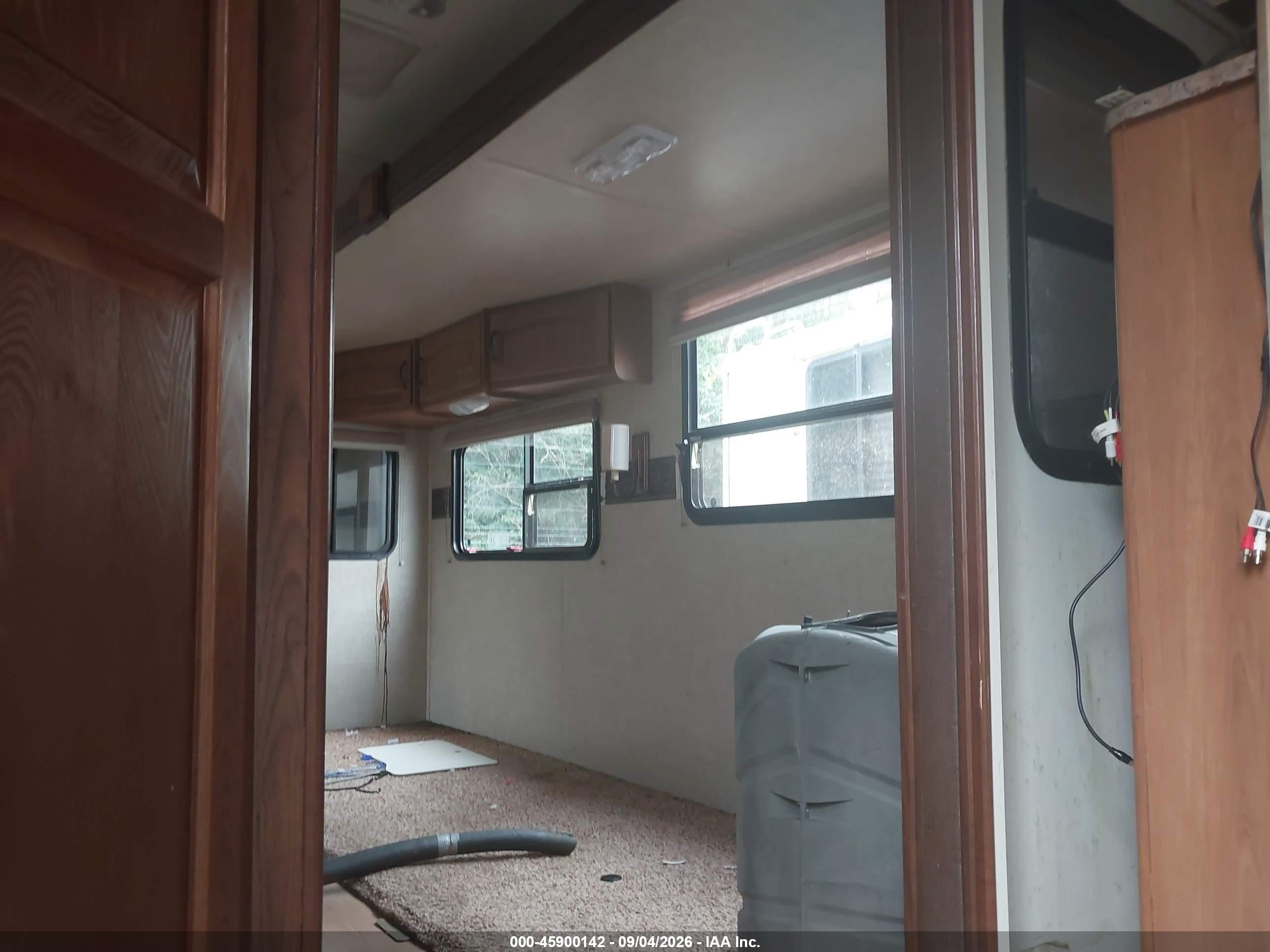 2013 Keystone Rv Outback VIN 4YDT27727DB452171 IAAI salvage auction — All Over, Salvage (Ohio), sold $700 on 2026-10-14 (photo 5)