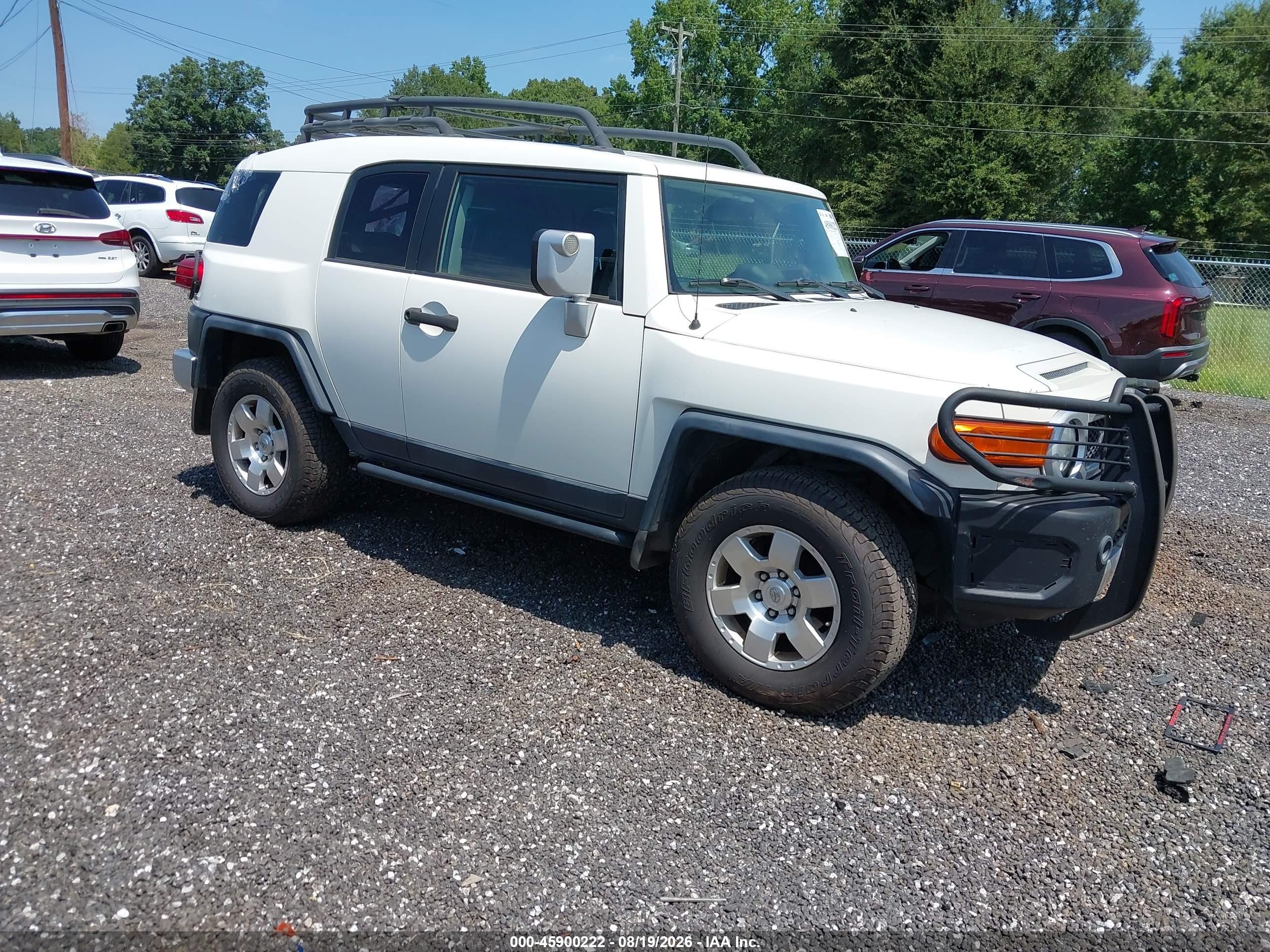 2010 Toyota FJ Cruiser VIN JTEBU4BF4AK089787 — IAAI salvage auction photo