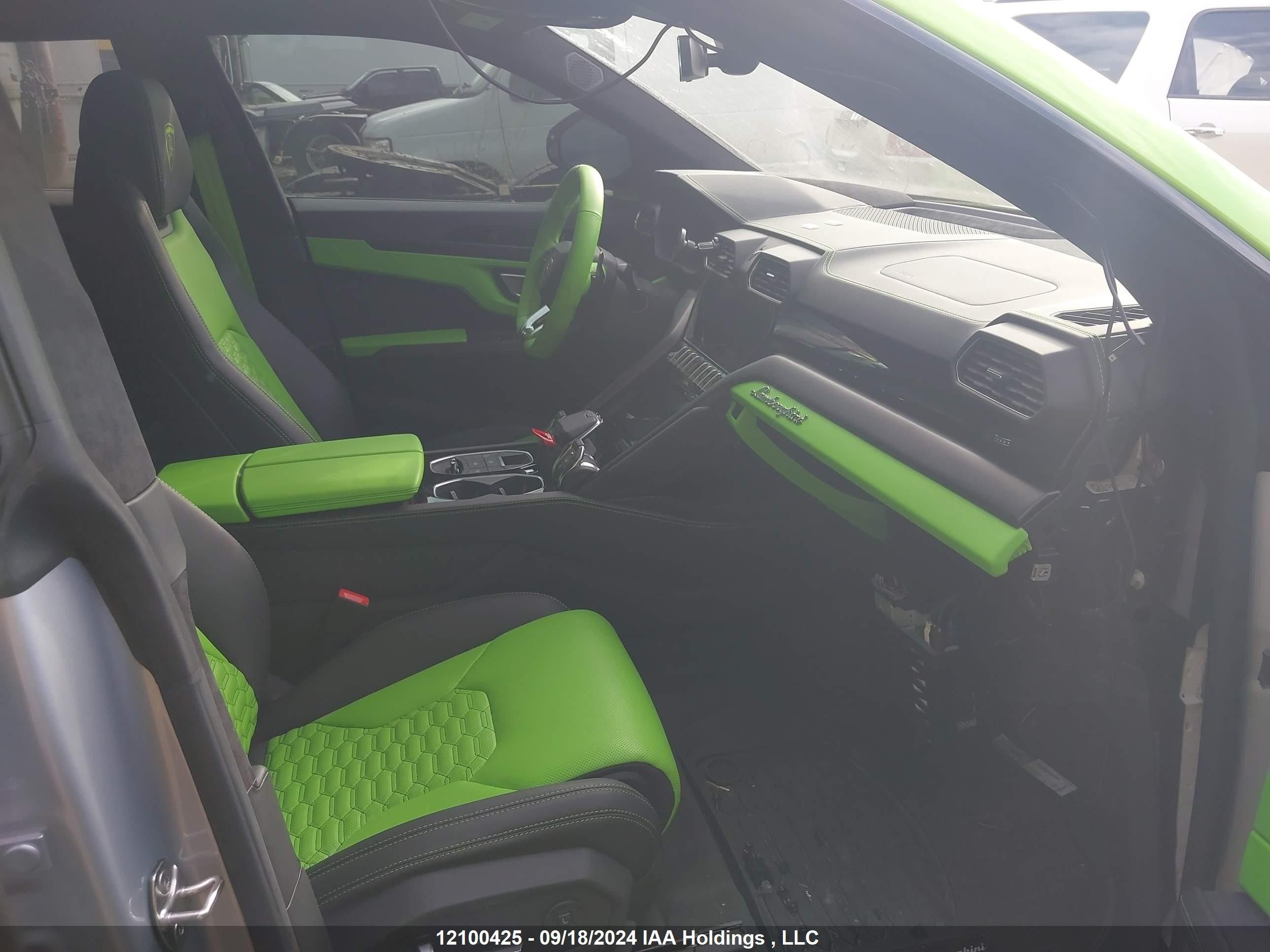 2022 Lamborghini Urus VIN ZPBCA1ZL5NLA22104 IAAI salvage auction — Theft, Salvage Title, sold $225,000 on 2026-06-30 (photo 5)