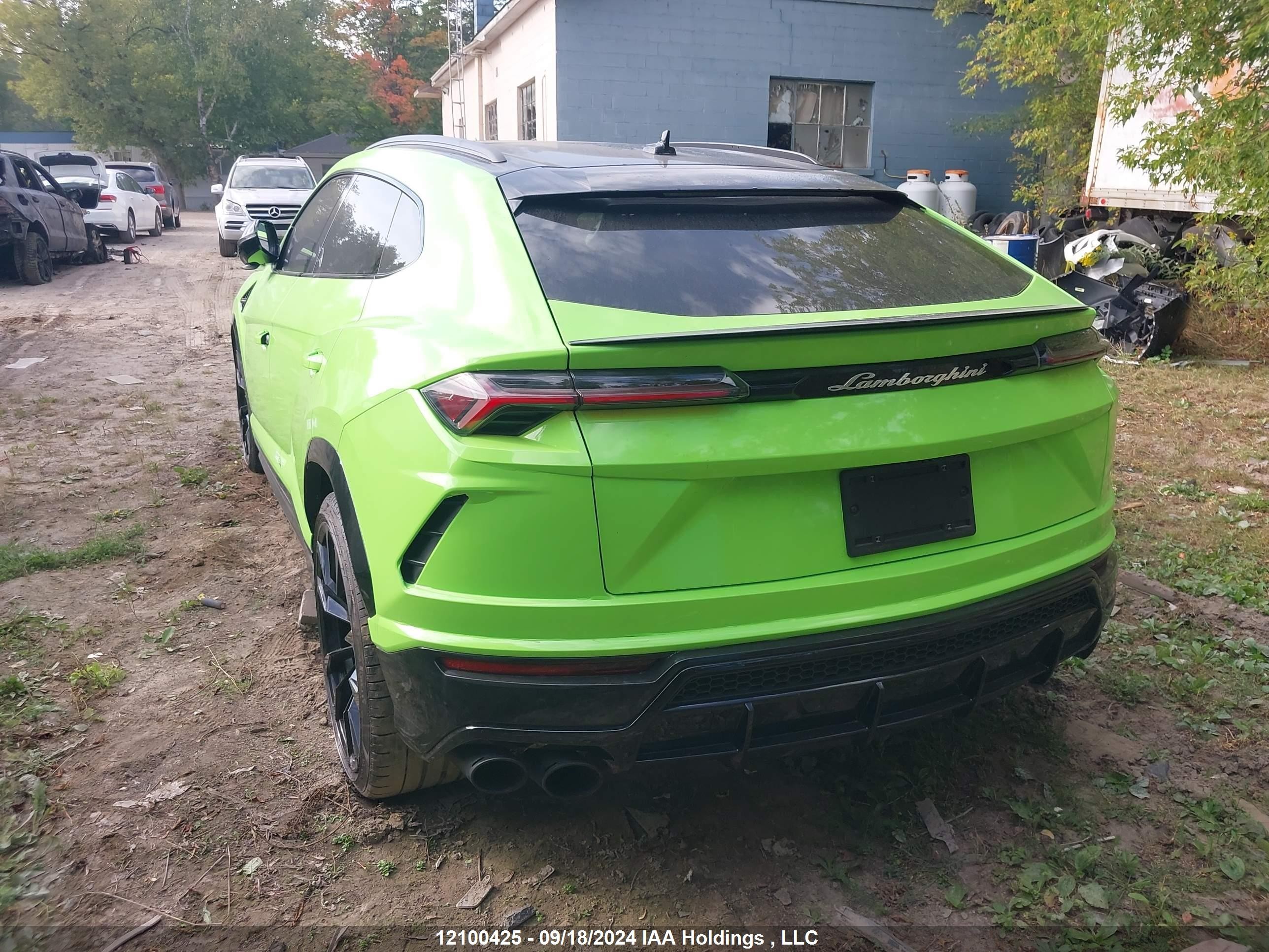 2022 Lamborghini Urus VIN ZPBCA1ZL5NLA22104 IAAI salvage auction — Theft, Salvage Title, sold $225,000 on 2026-06-30 (photo 3)