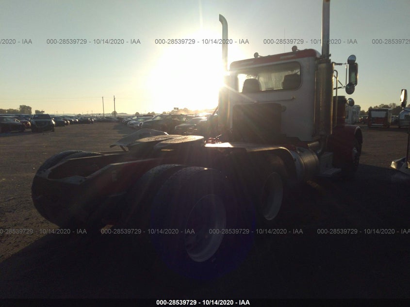 2001 Peterbilt 379 VIN 1XP5DU9X01D565228 IAAI salvage auction — SIDE, Salvage (Arkansas), sold $11,200 on 2026-07-16 (photo 4)