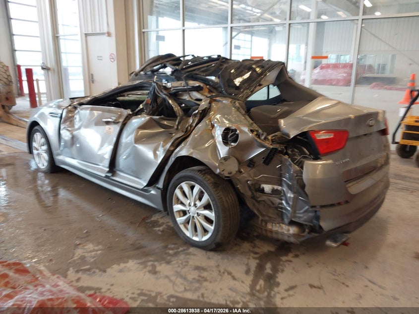 2015 Kia Optima VIN 5XXGN4A77FG504023 IAAI salvage auction — ROLLOVER, Salvage (Missouri), sold $325 on 2026-07-28 (photo 3)
