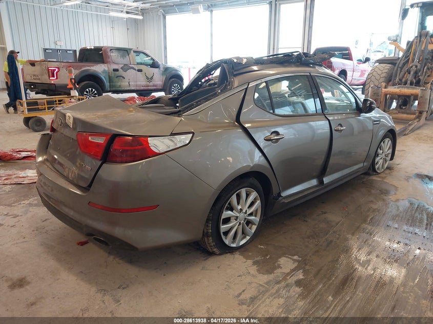 2015 Kia Optima VIN 5XXGN4A77FG504023 IAAI salvage auction — ROLLOVER, Salvage (Missouri), sold $325 on 2026-07-28 (photo 4)