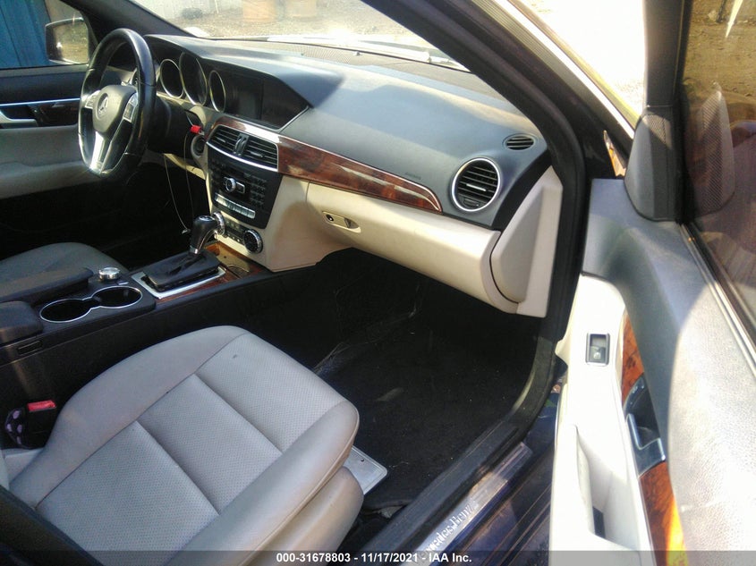 2012 Mercedes-benz C-klasse VIN WDDGF4HB4CR216630 IAAI salvage auction — MECHANICAL, Salvage (California), sold $425 on 2026-07-21 (photo 5)