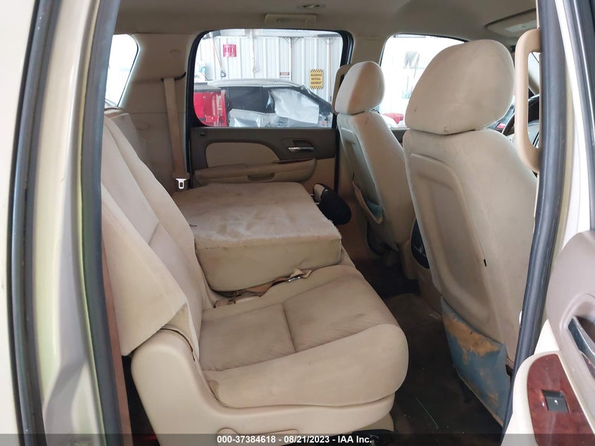 2009 Chevrolet Suburban 1500 VIN 1GNFC26019R287742 IAAI salvage auction — ENGINE DAMAGE, Salvage (Idaho), sold $275 on 2026-08-21 (photo 8)