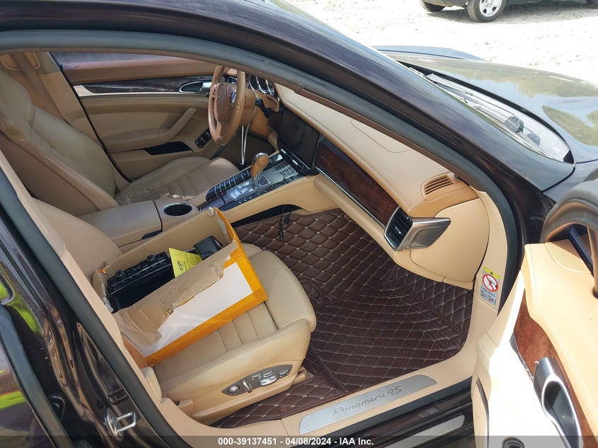 2010 Porsche Panamera VIN WP0AB2A75AL062550 IAAI salvage auction — Repossession, Other, sold $5,650 on 2024-04-25 (photo 5)