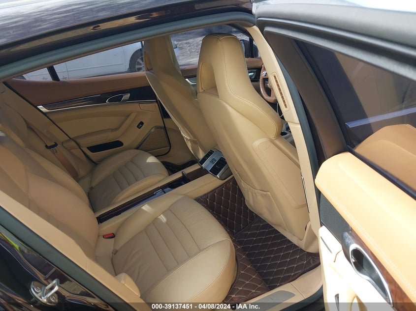 2010 Porsche Panamera VIN WP0AB2A75AL062550 IAAI salvage auction — Repossession, Other, sold $5,650 on 2024-04-25 (photo 8)