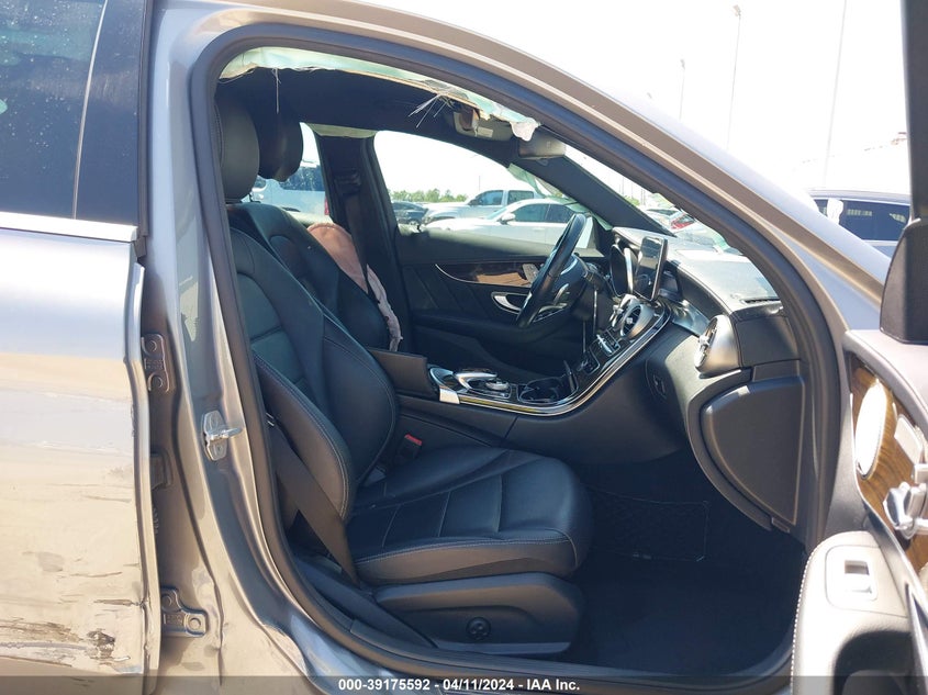 2015 MERCEDES-BENZ C 300 VIN 55SWF4KB2FU016451 COPART salvage auction — Left & Right Side, Original (Texas), sold $6,750 on 2024-05-30 (photo 5)