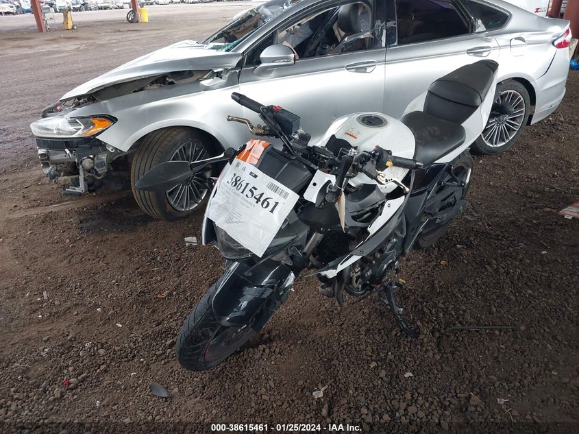 2020 Suzuki Gsx250r VIN LC6DN11A4L1100354 IAAI salvage auction — UNKNOWN, Salvage Title, sold $225 on 2026-07-08 (photo 2)