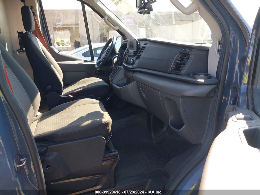 2020 Ford Transit-250 cargo van VIN 1FTBR3X82LKA27995 IAAI salvage auction — LEFT & RIGHT, Salvage Title, sold $10,250 on 2026-07-06 (photo 5)