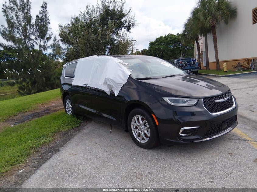 2023 Chrysler Pacifica VIN 2C4RC1BG3PR620985 IAAI salvage auction — STRIPPED, Salvage Title, sold $7,775 on 2026-10-01 (photo 1)