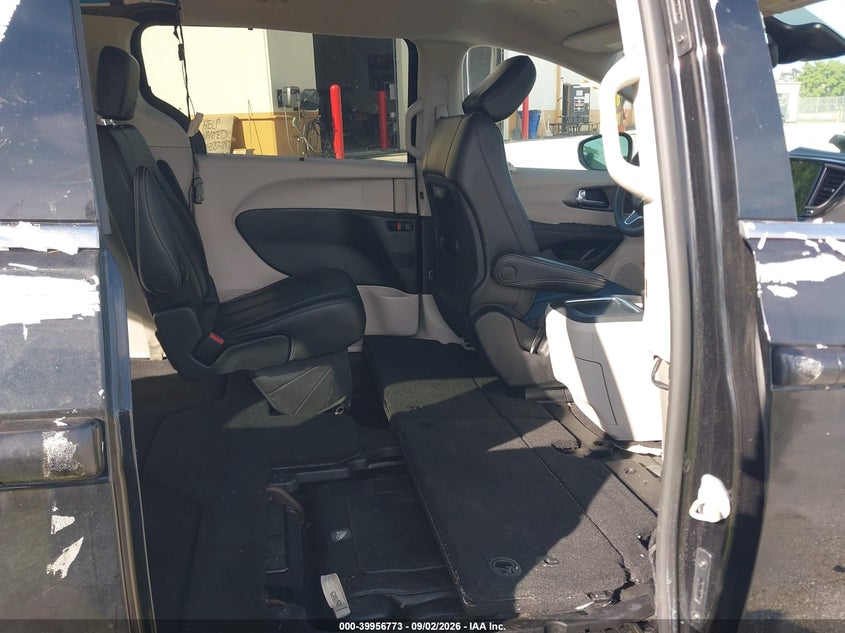 2023 Chrysler Pacifica VIN 2C4RC1BG3PR620985 IAAI salvage auction — STRIPPED, Salvage Title, sold $7,775 on 2026-10-01 (photo 8)
