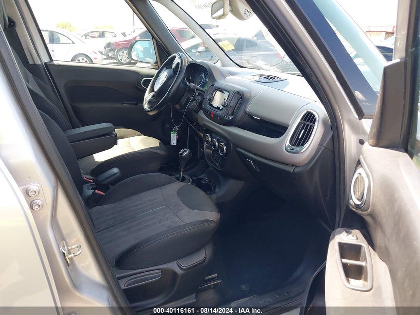2015 Fiat 500l VIN ZFBCFABHXFZ032613 COPART salvage auction — Right Side, Salvage (Arizona), sold $725 on 2024-09-10 (photo 5)