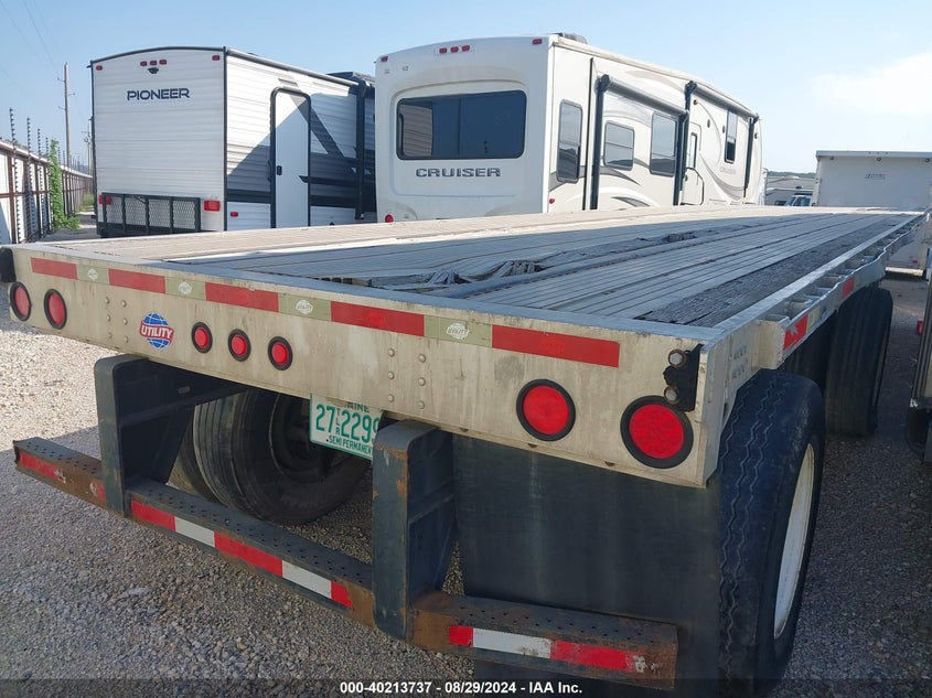 2014 Utility trailer mfg Unknown VIN 1UYFS2487EA889138 IAAI salvage auction — UNKNOWN, Clear (Oklahoma), sold $3,650 on 2026-07-28 (photo 4)