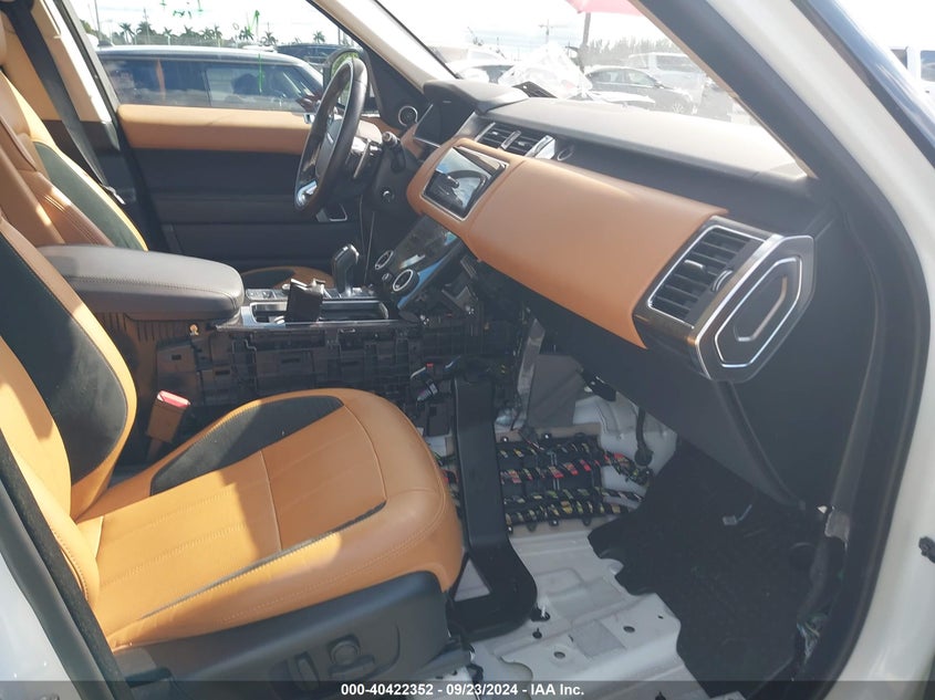 2019 Land rover RANGE ROVER VIN SALWR2RE2KA872941 COPART salvage auction — Flood, Clear (Florida), sold $20,200 on 2024-12-12 (photo 5)