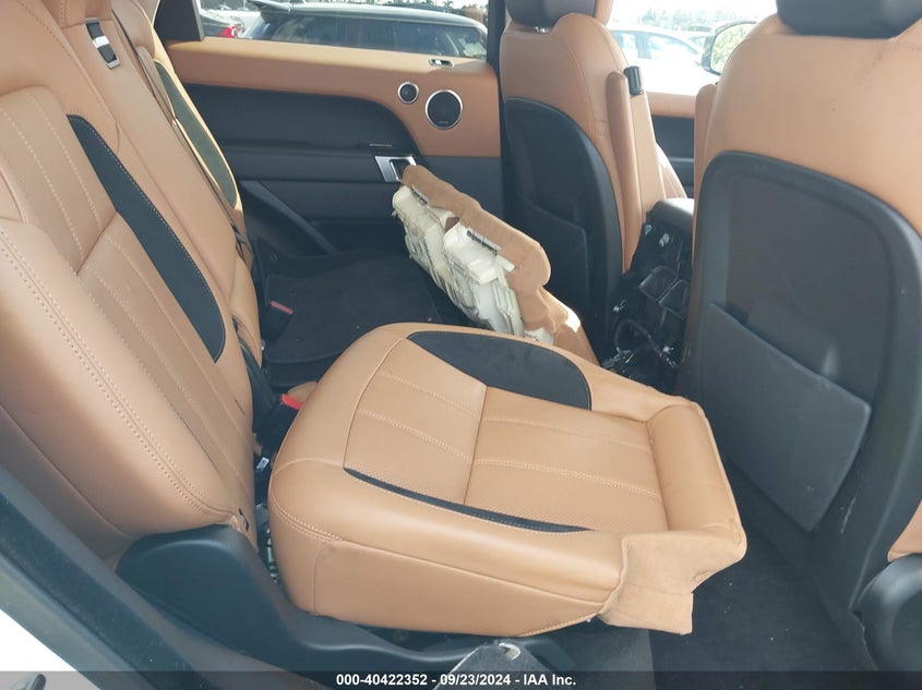 2019 Land rover RANGE ROVER VIN SALWR2RE2KA872941 COPART salvage auction — Flood, Clear (Florida), sold $20,200 on 2024-12-12 (photo 8)