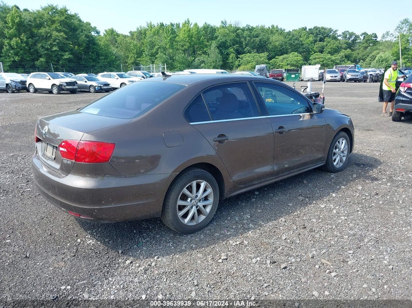 2013 Volkswagen Jetta VIN 3VWDP7AJ1DM448289 COPART salvage auction — Theft, Salvage (New Jersey), sold $2,175 on 2024-07-31 (photo 4)
