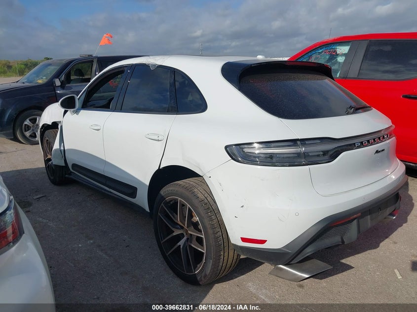 2023 Porsche Macan VIN WP1AA2A50PLB00727 COPART salvage auction — Left & Right Side, Other (Texas), sold $12,075 on 2024-09-03 (photo 3)