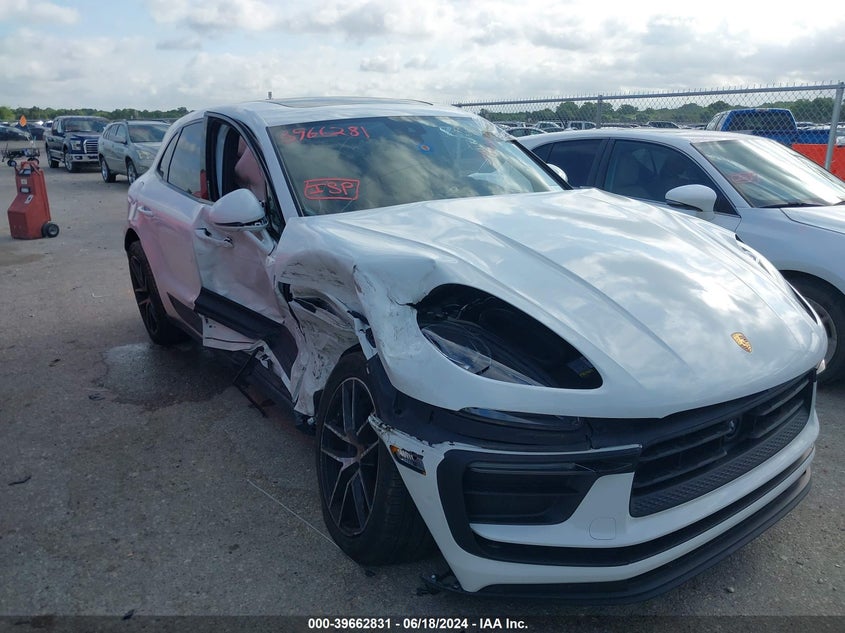 2023 Porsche Macan VIN WP1AA2A50PLB00727 COPART salvage auction — Left & Right Side, Other (Texas), sold $12,075 on 2024-09-03 (photo 6)