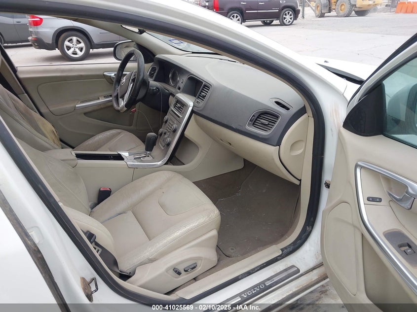 2012 Volvo S60 VIN YV1622FS4C2128219 IAAI salvage auction — HAIL, Salvage Title, sold $300 on 2026-07-09 (photo 5)