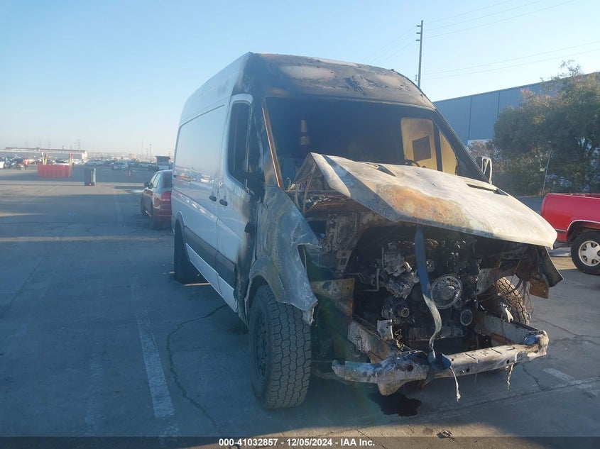 2018 Mercedes-benz Sprinter VIN WD3FE7CDXJP623387 IAAI salvage auction — EXTERIOR BURN, Salvage (California), sold $225 on 2026-08-03 (photo 1)