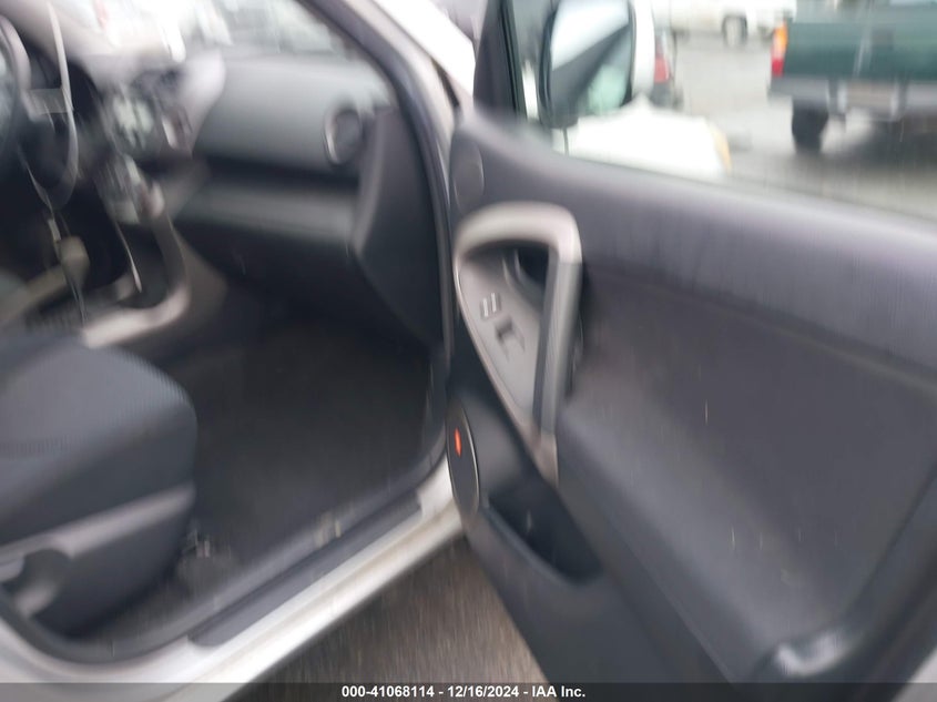 2008 Toyota Rav 4 VIN JTMZD32V086071083 IAAI salvage auction — RIGHT FRONT, Unregisterable Title (Parts Only Title) (North Carolina), sold $2,100 on 2026-07-29 (photo 5)
