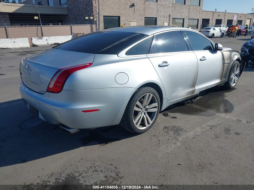 2011 Jaguar Xj series VIN SAJWA2GB5BLV14939 IAAI salvage auction — ENGINE BURN, Non-Repairable (California), sold $375 on 2026-07-13 (photo 4)