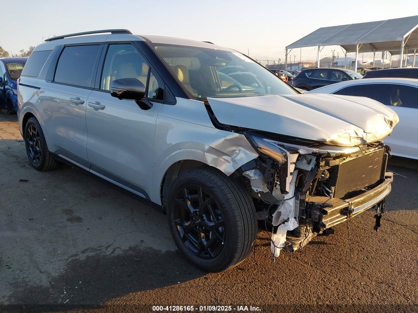 2025 Kia Carnival mpv VIN KNDNE5K39S6460043 — IAAI salvage auction photo