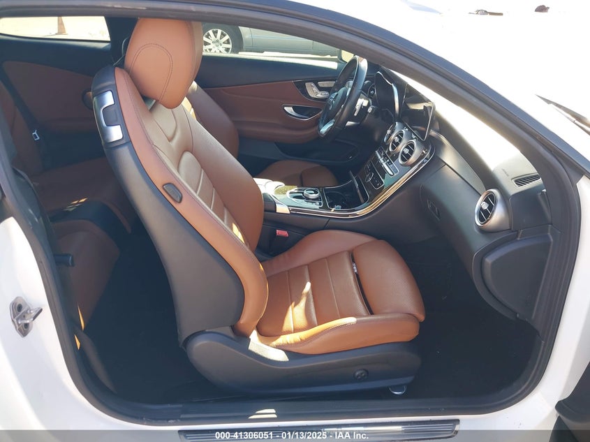 2019 MERCEDES-BENZ C 300 VIN WDDWJ8DB0KF776443 COPART salvage auction — Front End, Clear (Texas), sold $10,100 on 2025-02-28 (photo 5)