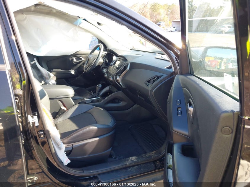 2015 Hyundai Tucson VIN KM8JU3AG3FU100791 IAAI salvage auction — LEFT SIDE, Salvage Title, sold $350 on 2026-07-17 (photo 5)