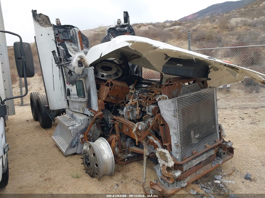 2012 Kenworth Construction VIN 3WKAD79X4CF307003 IAAI salvage auction — Burn Engine, Non-Repairable (California), sold $125 on 2026-07-07 (photo 1)