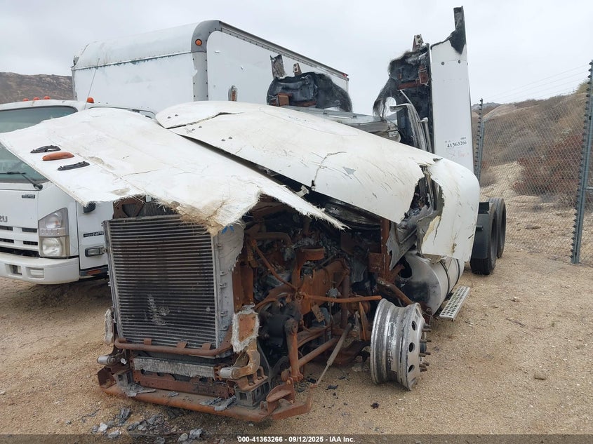 2012 Kenworth Construction VIN 3WKAD79X4CF307003 IAAI salvage auction — Burn Engine, Non-Repairable (California), sold $125 on 2026-07-07 (photo 2)