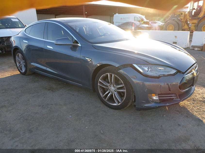 2013 Tesla Model S VIN 5YJSA1CP4DFP23684 COPART salvage auction — Front End, Salvage (California), sold $5,300 on 2025-02-06 (photo 1)