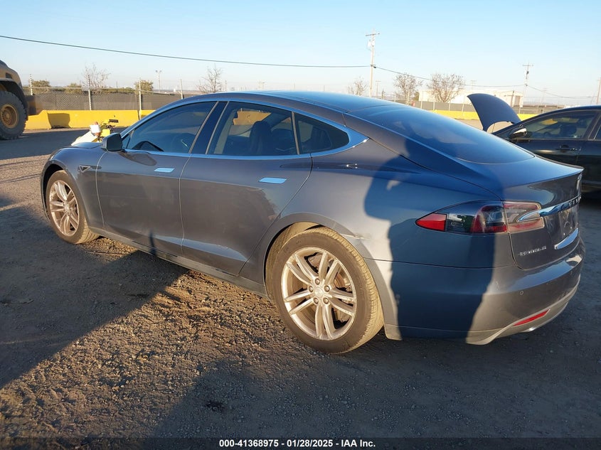 2013 Tesla Model S VIN 5YJSA1CP4DFP23684 COPART salvage auction — Front End, Salvage (California), sold $5,300 on 2025-02-06 (photo 3)