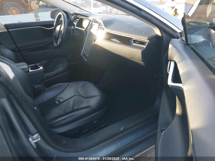 2013 Tesla Model S VIN 5YJSA1CP4DFP23684 COPART salvage auction — Front End, Salvage (California), sold $5,300 on 2025-02-06 (photo 5)