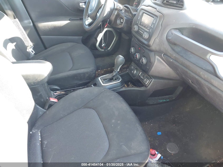 2020 Jeep Renegade VIN ZACNJBAB9LPL53069 IAAI salvage auction — LEFT FRONT, Salvage (Massachusetts), sold $1,675 on 2026-07-10 (photo 5)