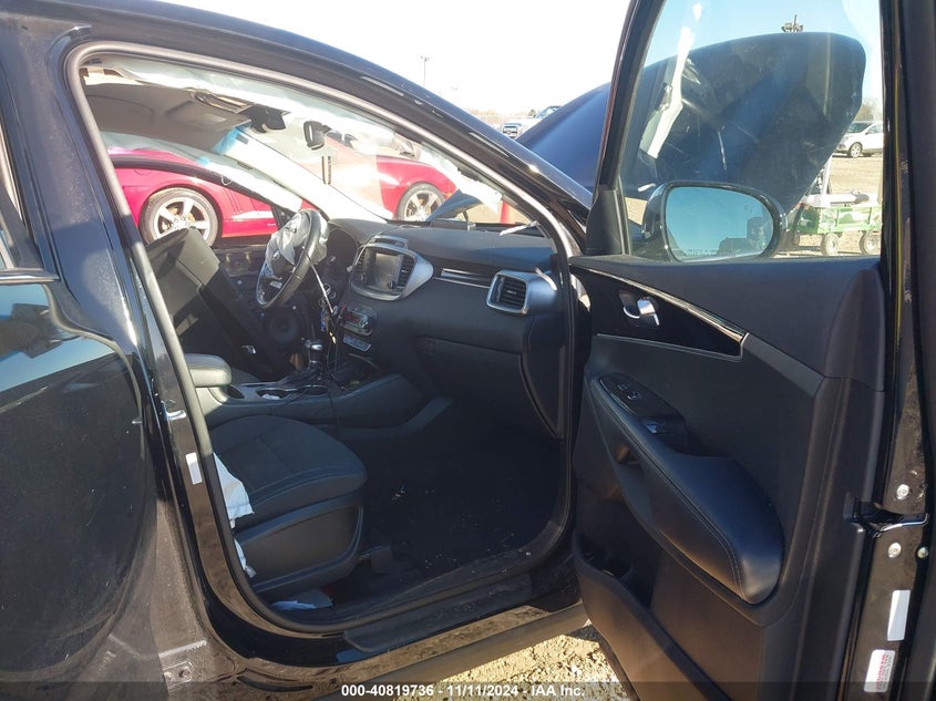 2019 Kia Sorento VIN 5XYPGDA37KG554577 IAAI salvage auction — LEFT SIDE, Salvage (Indiana), sold $25 on 2026-07-28 (photo 5)