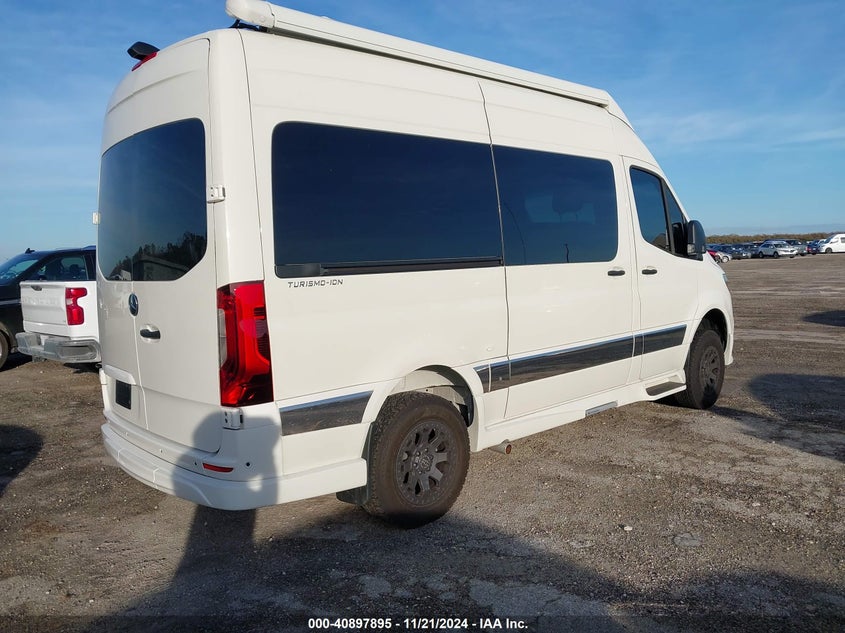 2021 MERCEDES-BENZ SPRINTER 2500 VIN W1X4EBVY8MT074364 COPART salvage auction — Flood, Clear (Florida), sold $55,500 on 2025-03-03 (photo 4)