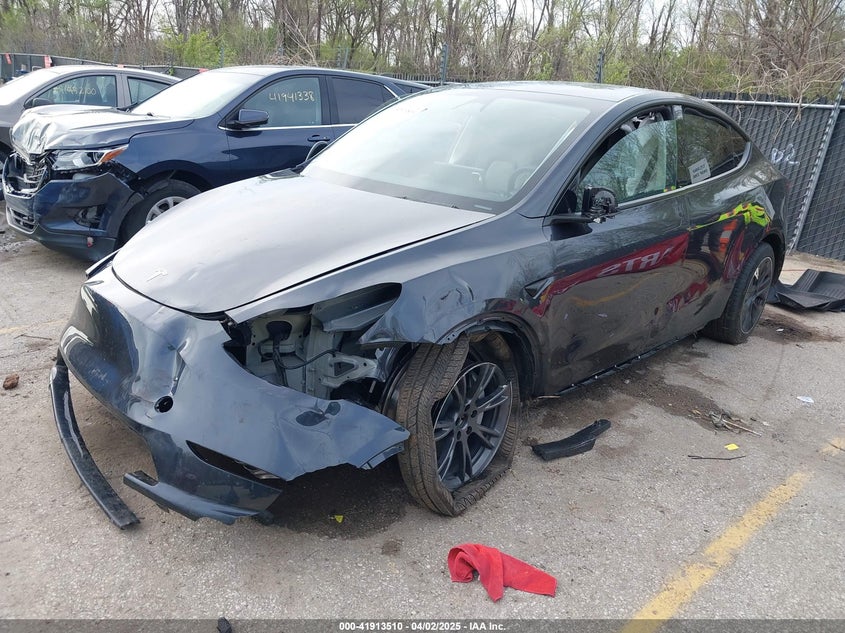 2025 Tesla Model y VIN 7SAYGDEE7SF287094 IAAI salvage auction — FRONT END, Salvage Title, sold $9,100 on 2026-07-29 (photo 2)