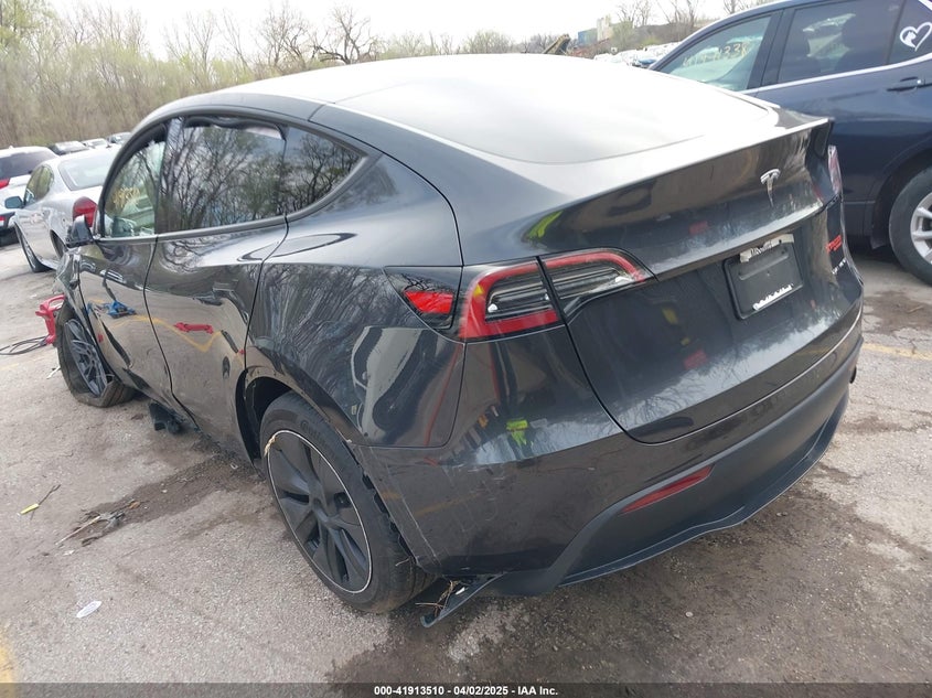 2025 Tesla Model y VIN 7SAYGDEE7SF287094 IAAI salvage auction — FRONT END, Salvage Title, sold $8,300 on 2026-07-23 (photo 3)