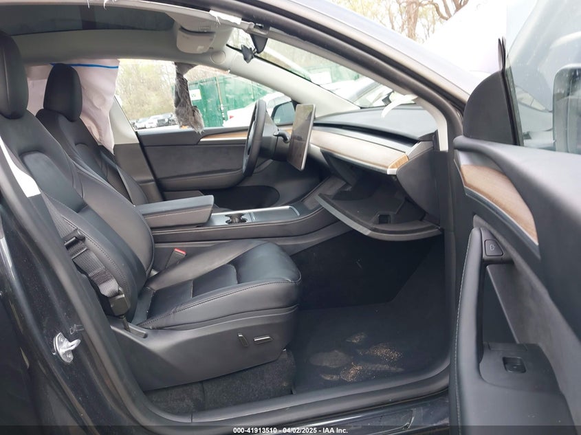 2025 Tesla Model y VIN 7SAYGDEE7SF287094 IAAI salvage auction — FRONT END, Salvage Title, sold $8,300 on 2026-07-23 (photo 5)