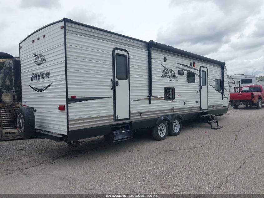 2016 Jayco Jay flight VIN 1UJBJ0BR9G17X1174 IAAI salvage auction — THEFT, Salvage (Missouri), sold $3,500 on 2026-09-02 (photo 4)
