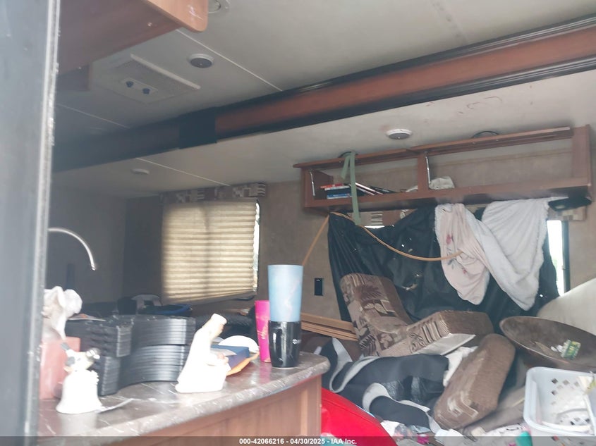 2016 Jayco Jay flight VIN 1UJBJ0BR9G17X1174 IAAI salvage auction — THEFT, Salvage (Missouri), sold $3,500 on 2026-09-02 (photo 5)