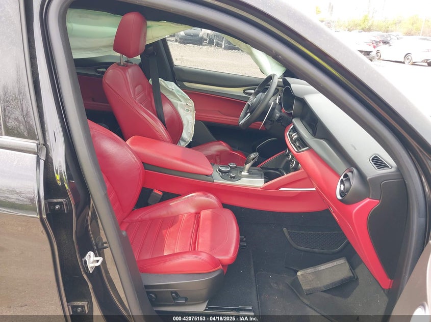 2019 Alfa romeo Stelvio VIN ZASPAKBN0K7C71772 IAAI salvage auction — LEFT SIDE, Salvage Title, sold $1,850 on 2026-07-24 (photo 5)