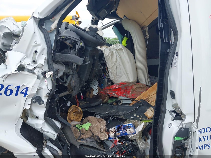 2024 Mercedes-benz Sprinter VIN W1Y4KDHY1RT177919 IAAI salvage auction — FRONT END, Salvage (Idaho), sold $25 on 2026-07-29 (photo 5)