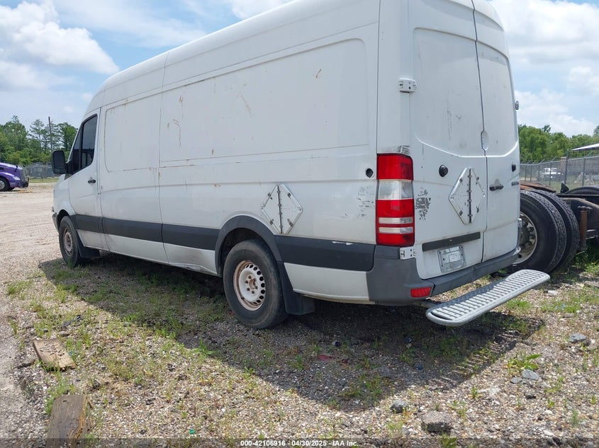 2012 Mercedes Benz Sprinter 2500 VIN WD3PE8CB0C5688417 COPART salvage auction — Front End, Clear (Mississippi), sold $225 on 2025-06-06 (photo 3)