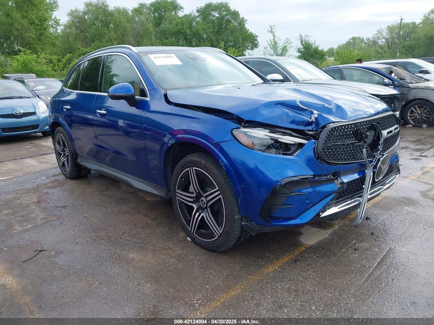 2023 Mercedes-benz Glc 300 VIN W1NKM4HB7PF049335 IAAI salvage auction — FRONT END, Salvage Title, sold $20,300 on 2026-07-22 (photo 1)