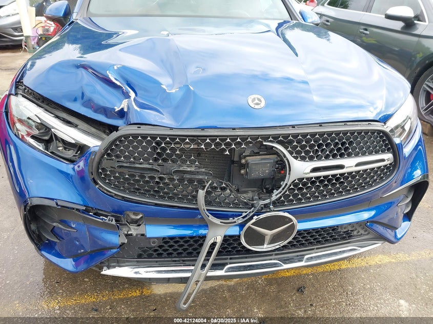2023 Mercedes-benz Glc 300 VIN W1NKM4HB7PF049335 IAAI salvage auction — FRONT END, Salvage Title, sold $20,300 on 2026-07-22 (photo 6)