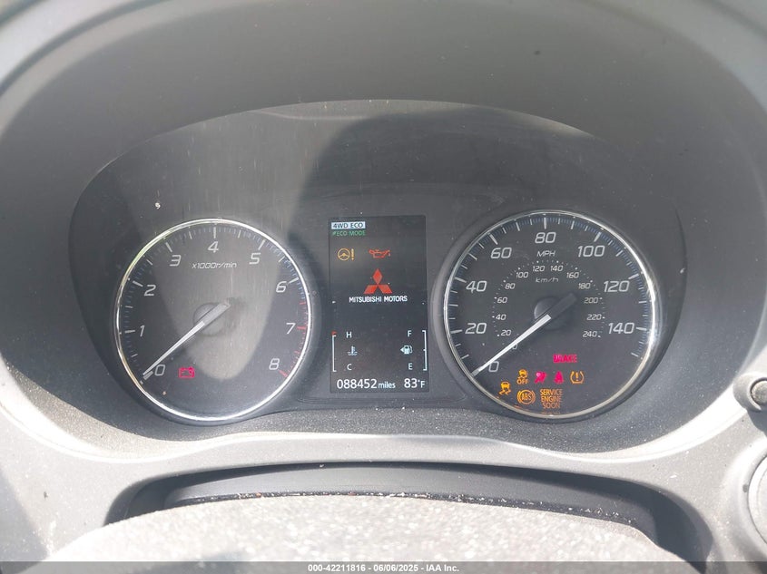 2018 Mitsubishi Outlander VIN JA4AZ3A33JZ070541 IAAI salvage auction — SIDE, Salvage Title, sold $25 on 2026-07-21 (photo 7)